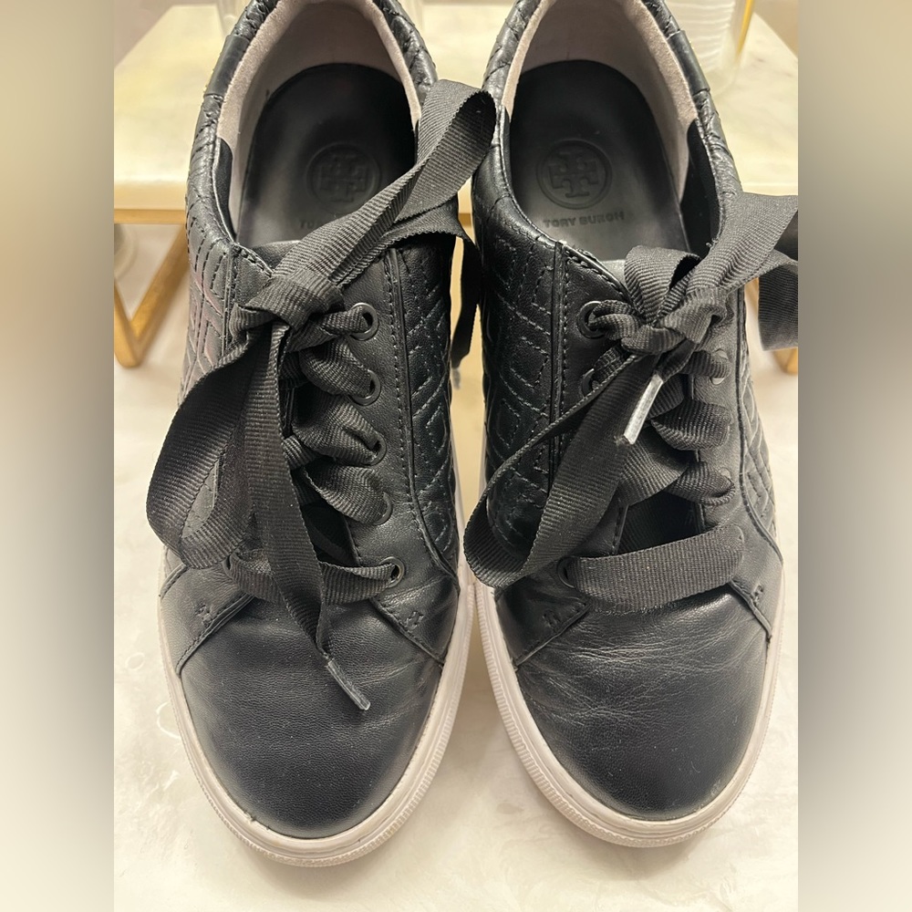 Tory Burch Black Quilted Leather Low Top Sneakers ( Black)